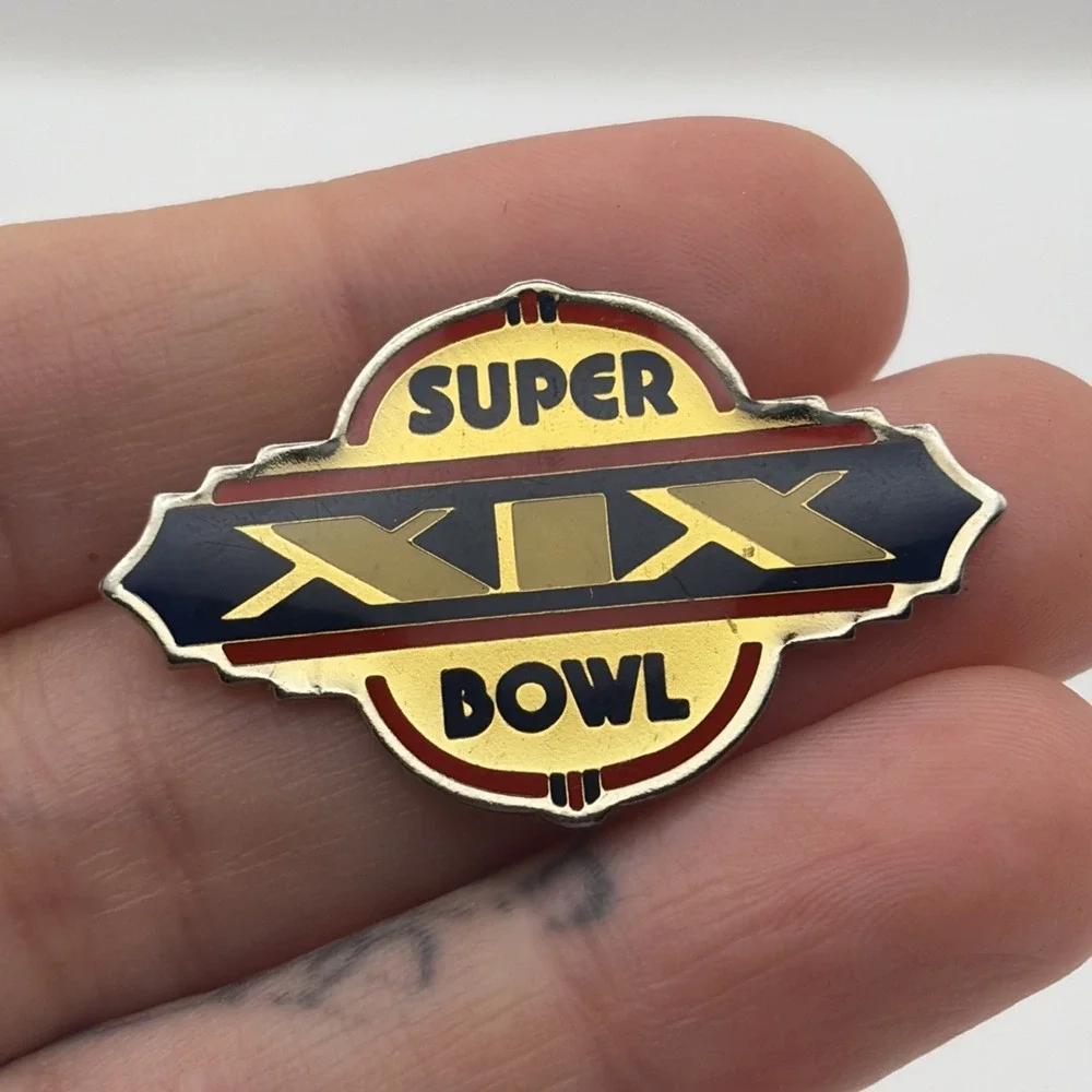 Super Bowl XIX Logo NFL Football Lapel Hat‎ Pin